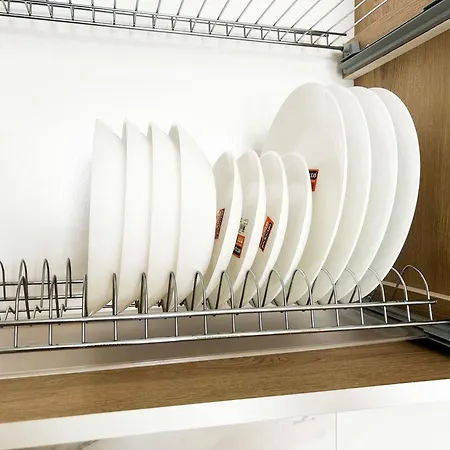 Ocean Breeze Residences גולם